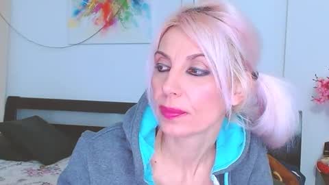 Lara online show from 02-24-25, 02:08