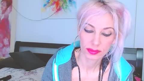 Lara online show from 03-02-25, 03:13