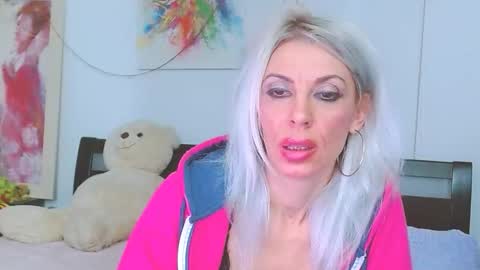 Lara online show from 12-20-25, 08:05