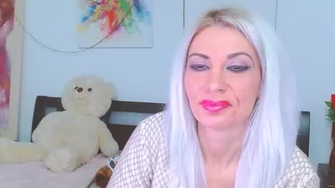 Snapshot of lillianasara chatting on 02-09-26, 11:31 Lara online show from 02-09-26, 11:31