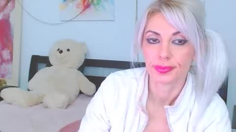 Snapshot of lillianasara chatting on 02-15-26, 09:22 Lara online show from 02-15-26, 09:22