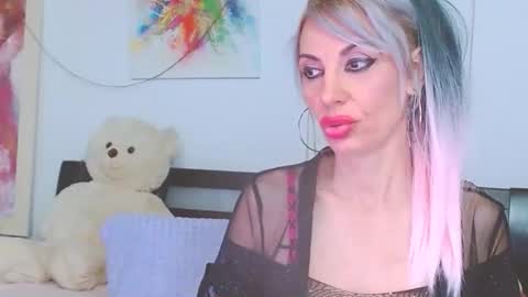 Lara online show from 03-19-26, 11:31