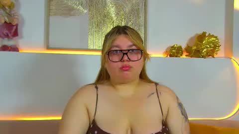 LillianHaig online show from 12-22-25, 06:43