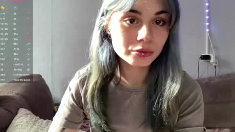 Amelia online show from 04-25-26, 12:30