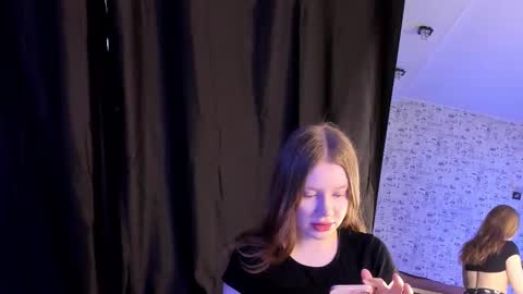 Snapshot of lillie_berry chatting on 10-04-25, 04:43 lillie_berry online show from 10-04-25, 04:43