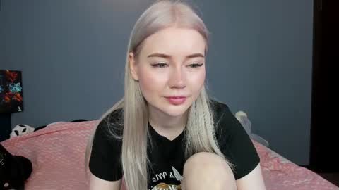 lillie_berry online show from 06-11-26, 04:32