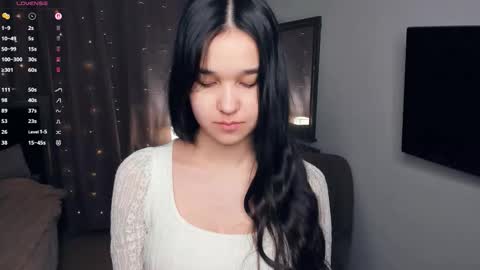 Snapshot of lilliecelina chatting on 01-19-26, 07:34 Celina Lillie online show from 01-19-26, 07:34