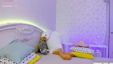 LilliMoore online show from 03-06-25, 03:24