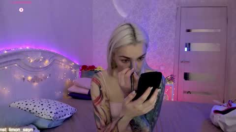 LilliMoore online show from 10-05-25, 11:35