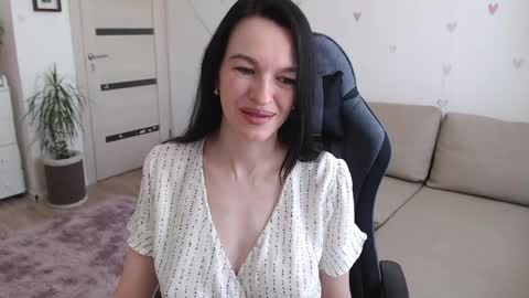 lilliyves online show from 04-16-26, 10:05