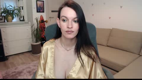 lilliyves online show from 07-06-26, 06:32