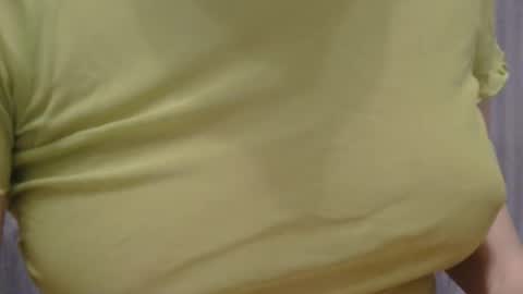 Snapshot of lillkit chatting on 02-08-26, 10:35 Lilu online show from 02-08-26, 10:35