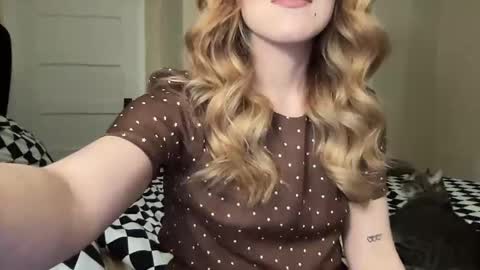 lilly_adams88 online show from 06-10-26, 02:45
