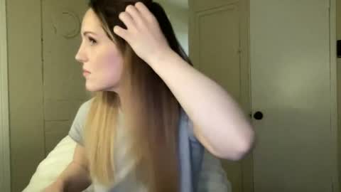 lilly_adams88 online show from 06-11-26, 02:53