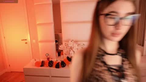 Lilly Colins online show from 10-31-25, 02:40