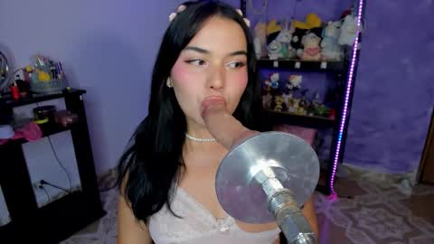 Lilly  online show from 09-19-25, 02:57