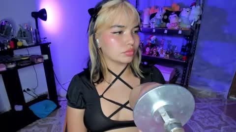 Lilly  online show from 10-23-25, 03:28