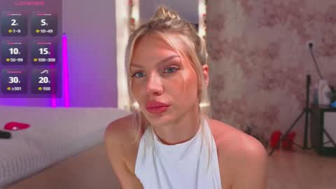 lilly_lux online show from 04-19-26, 01:32