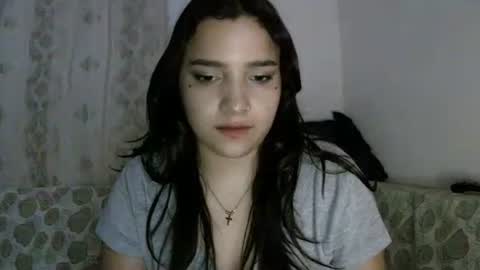 Snapshot of lilly_ocean22 chatting on 12-19-25, 06:09 Sey - Lilly online show from 12-19-25, 06:09