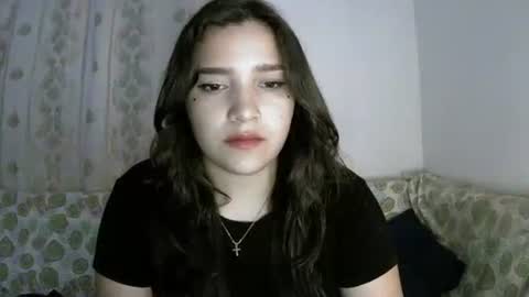 Snapshot of lilly_ocean22 chatting on 12-21-25, 06:31 Sey - Lilly online show from 12-21-25, 06:31