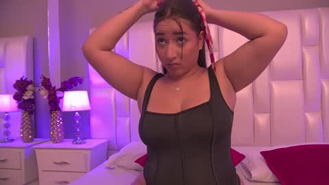 Lilly Peach online show from 01-04-25, 07:55