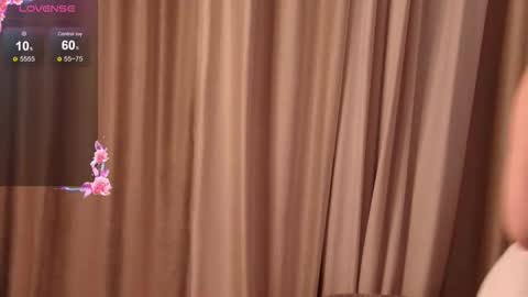 lilly_royse online show from 10-22-25, 06:35