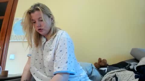 Lilly Depp online show from 10-21-25, 12:17