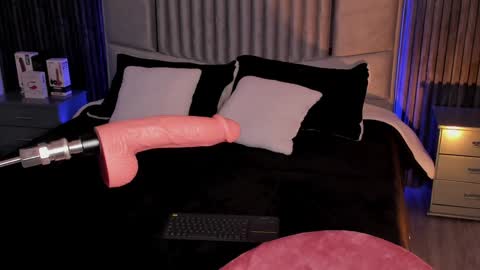 Lilly Ortiz online show from 12-10-24, 10:05