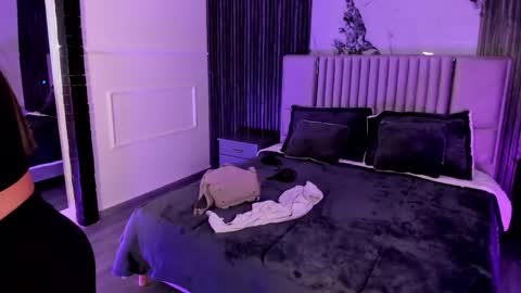 Snapshot of lillyortiz_ chatting on 09-10-25, 12:05 Lilly Ortiz online show from 09-10-25, 12:05