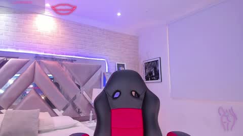 Lilly online show from 12-02-24, 02:52