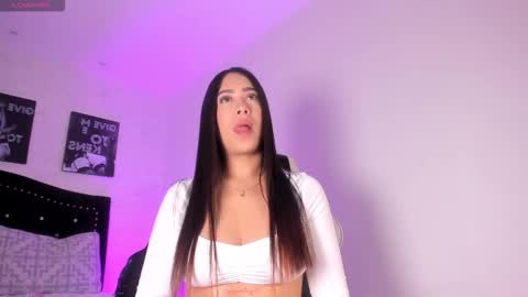 Snapshot of lillypalmer chatting on 11-16-25, 09:04 Lilly online show from 11-16-25, 09:04