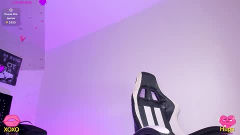 Snapshot of lillypalmer chatting on 11-29-25, 11:24 Lilly online show from 11-29-25, 11:24