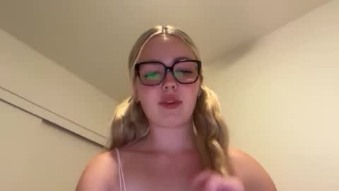 Lilly online show from 09-25-25, 06:17