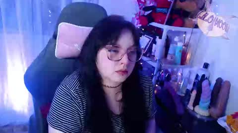 Lilo  online show from 02-22-25, 04:18