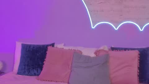 Lilou online show from 10-21-25, 11:44