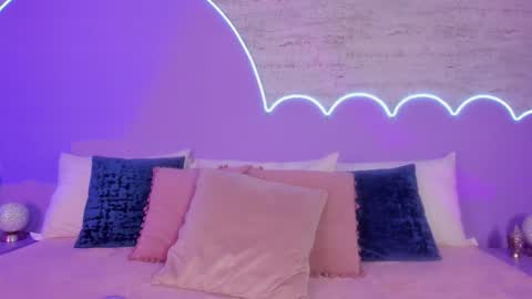 Lilou online show from 11-14-25, 12:15