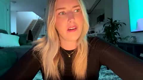 Ava online show from 04-30-26, 02:12