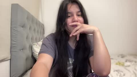 Snapshot of lilprincessxoxo_ chatting on 04-13-26, 06:19 lilprincessxoxo_ online show from 04-13-26, 06:19