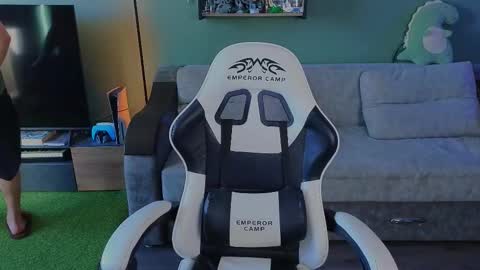 Snapshot of lilteddyboy chatting on 10-18-25, 09:43 lilteddyboy online show from 10-18-25, 09:43