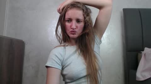 Snapshot of liltightbabe chatting on 09-19-25, 12:39 liltightbabe online show from 09-19-25, 12:39