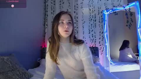 Snapshot of lilu__moon chatting on 10-17-25, 07:11 lilu__moon online show from 10-17-25, 07:11