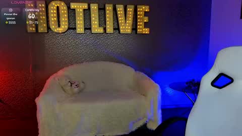 Snapshot of lilumytrend chatting on 01-12-25, 06:17 Lilu online show from 01-12-25, 06:17