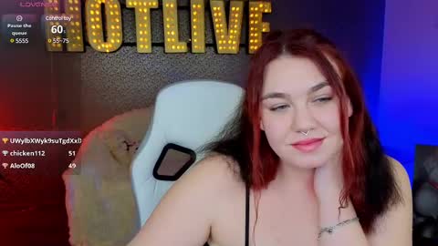 Snapshot of lilumytrend chatting on 01-12-25, 09:19 Lilu online show from 01-12-25, 09:19