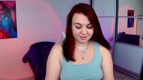 Snapshot of lilumytrend chatting on 02-04-25, 12:11 Lilu online show from 02-04-25, 12:11