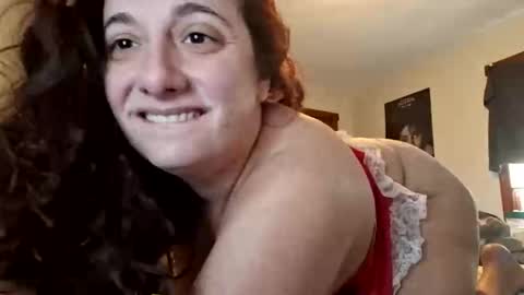 Snapshot of lilwhitemilf chatting on 12-15-25, 03:38 lilwhitemilf online show from 12-15-25, 03:38