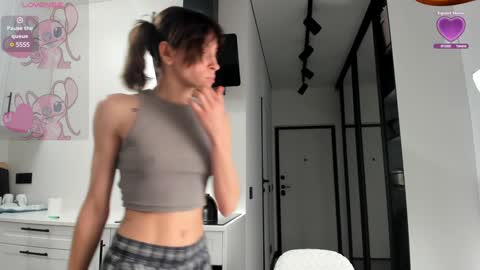 Snapshot of lily__love chatting on 01-17-25, 11:49 LILY online show from 01-17-25, 11:49