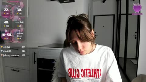 Snapshot of lily__love chatting on 01-23-25, 07:54 LILY online show from 01-23-25, 07:54