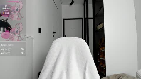 Snapshot of lily__love chatting on 03-10-25, 08:34 LILY online show from 03-10-25, 08:34