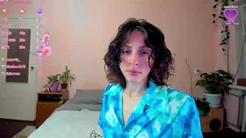 Snapshot of lily__love chatting on 09-28-25, 02:11 LILY online show from 09-28-25, 02:11