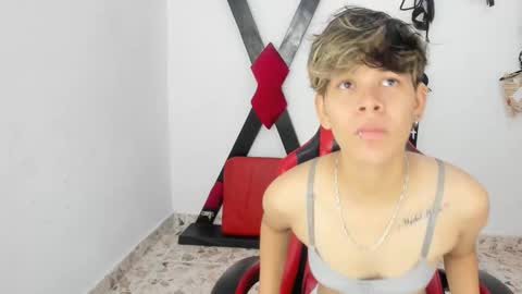 Lily and Lina online show from 11-25-25, 12:16